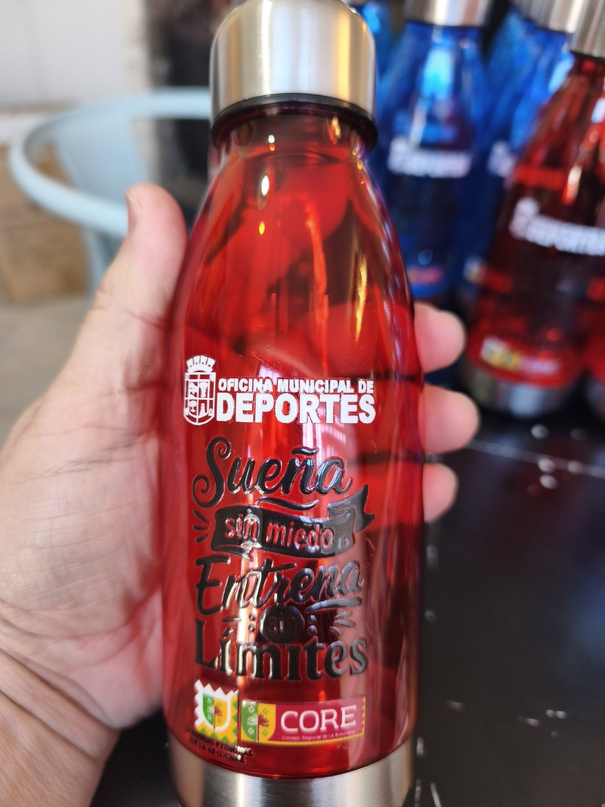 Botella deportiva roja personalizada