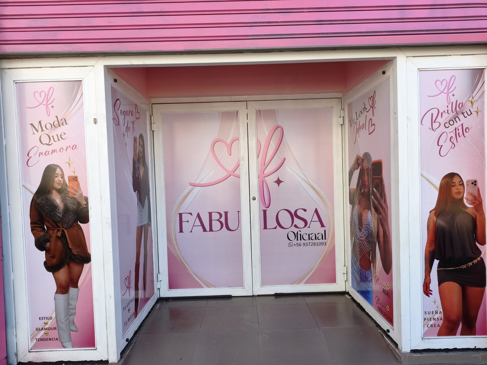 Vinilos impresos para vitrinas y fachadas