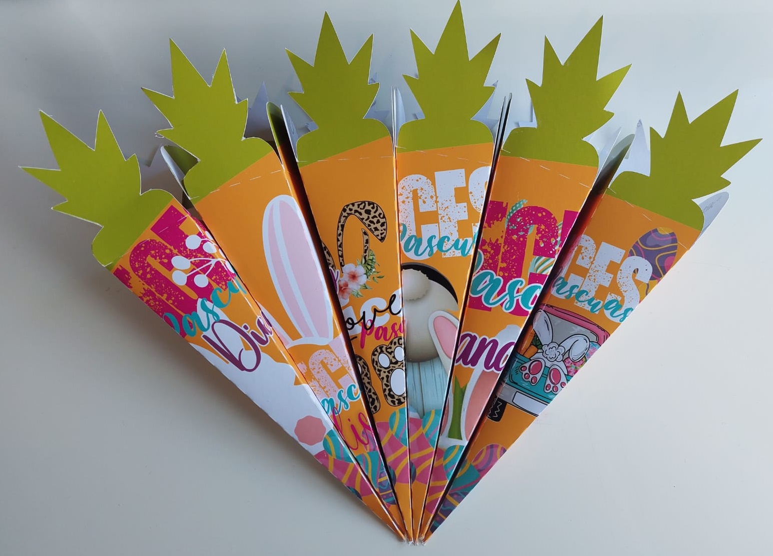 Conos de Pascua personalizados con nombre