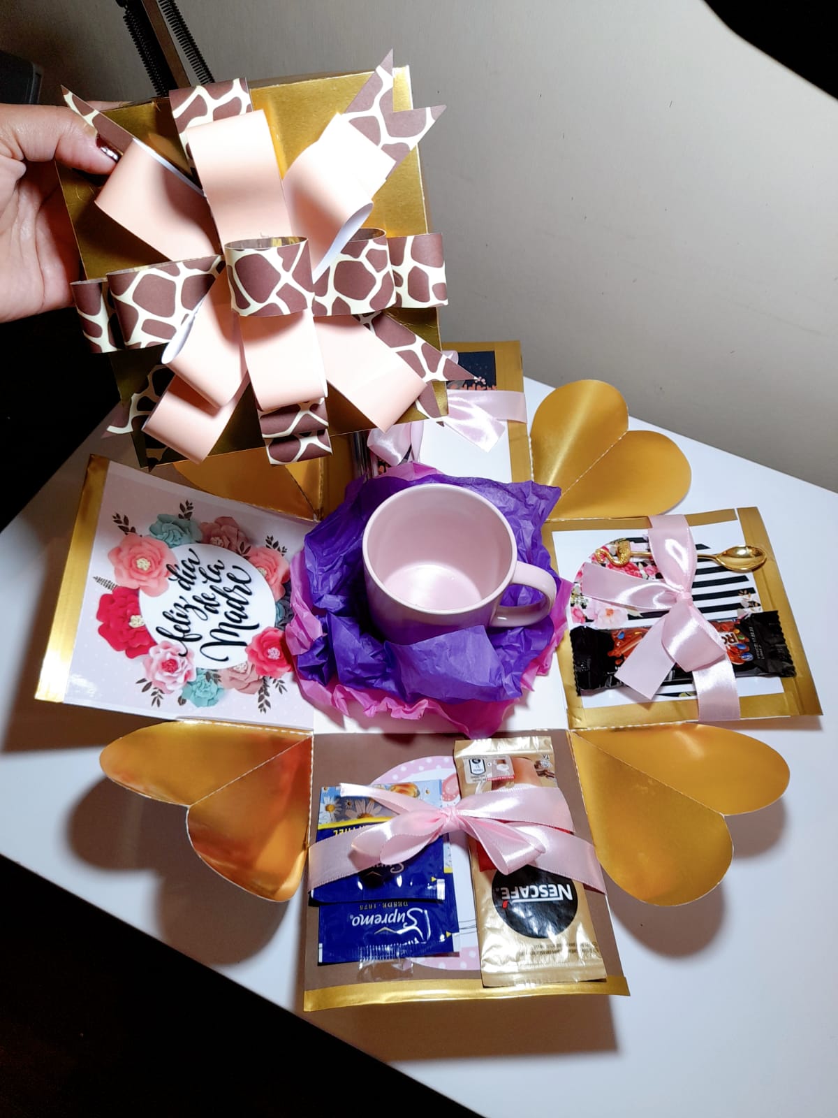 Caja sorpresa explosiva con dulces