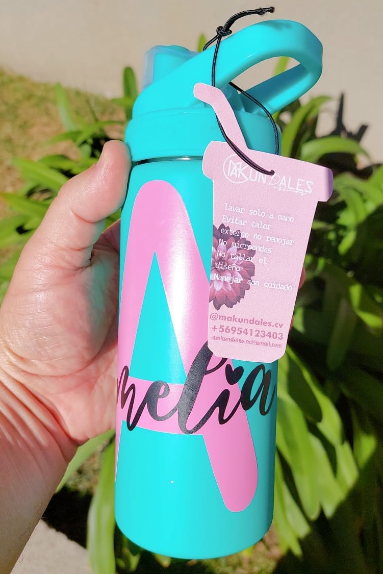Botella calipso personalizada con inicial y nombre