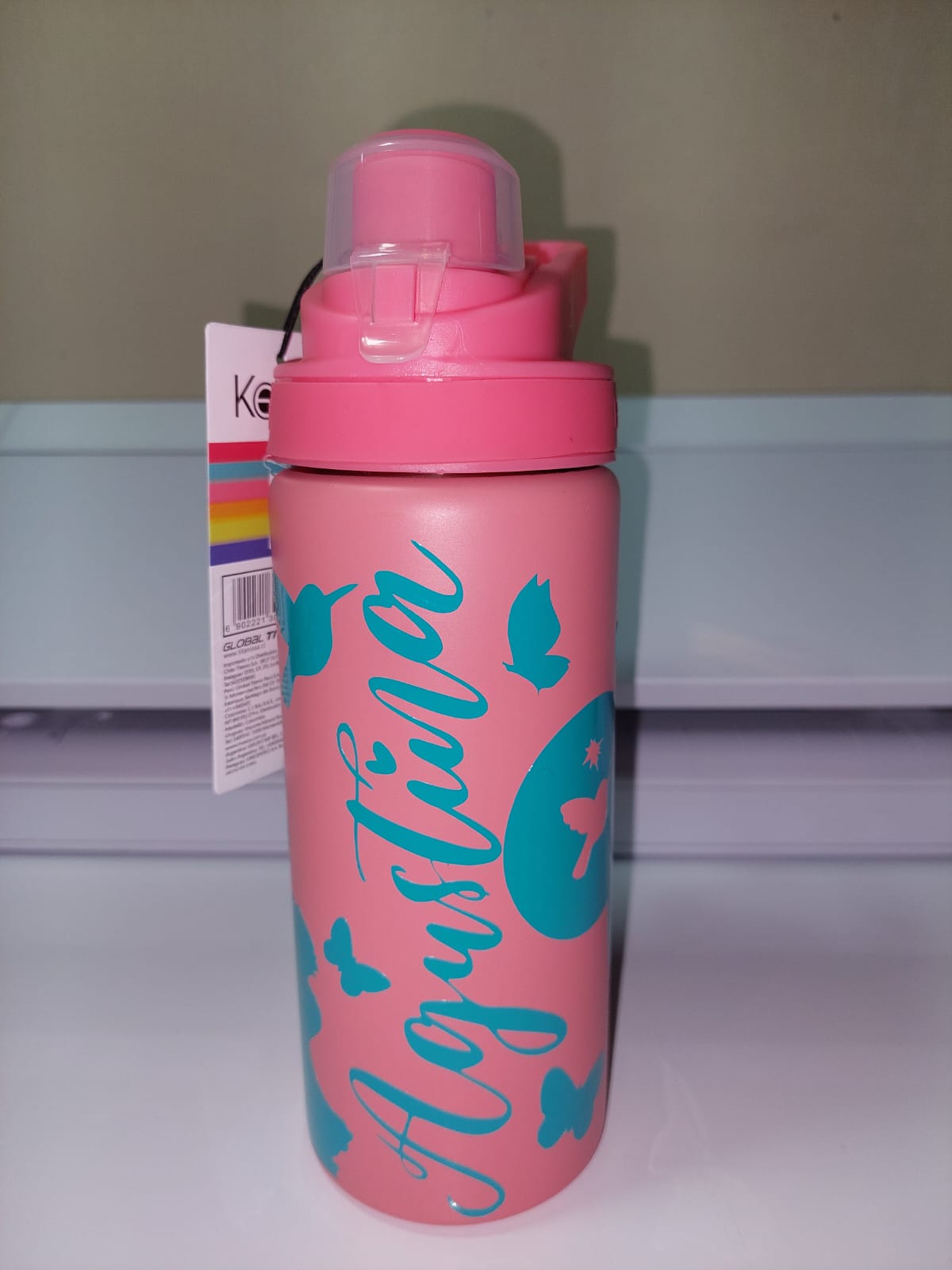 Botella rosada personalizada con nombre